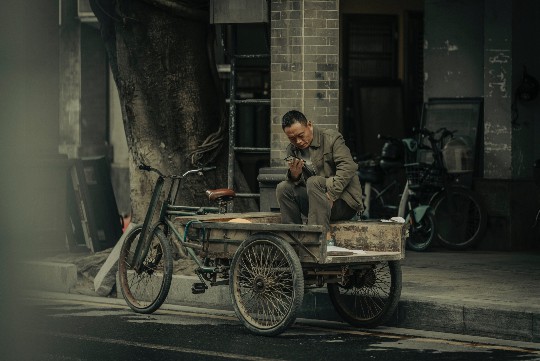 漫画社个人简介撰写秘籍，打造独特魅力，吸引雇主眼球